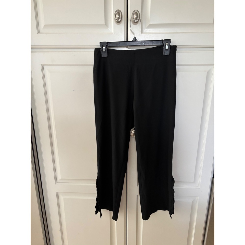 Trina Turk Black Ruffle Hem Cropped Pants Side Zip Trousers Size 0 226312